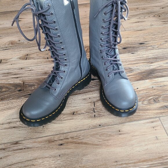 Doc Martens (Virginia) - Picture 6 of 7